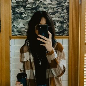 Meet your Posher, Charlotte